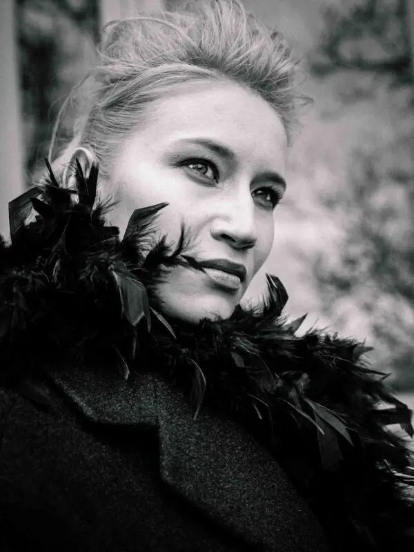 Black and White Portrait Powerful – Elegant Art Photography